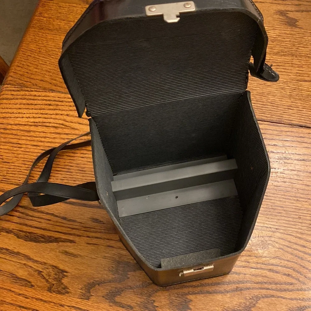 Vintage Polaroid Big Swinger 3000 Land Camera Film Photography & Carrying Case